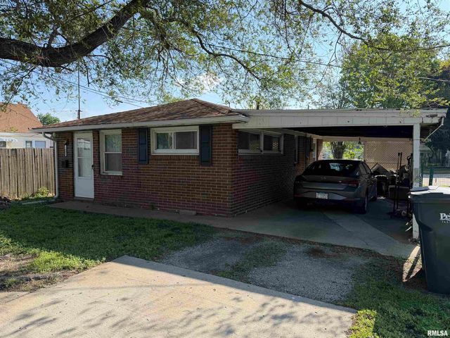 1402 SOMMERSET Street, Pekin, IL 61554