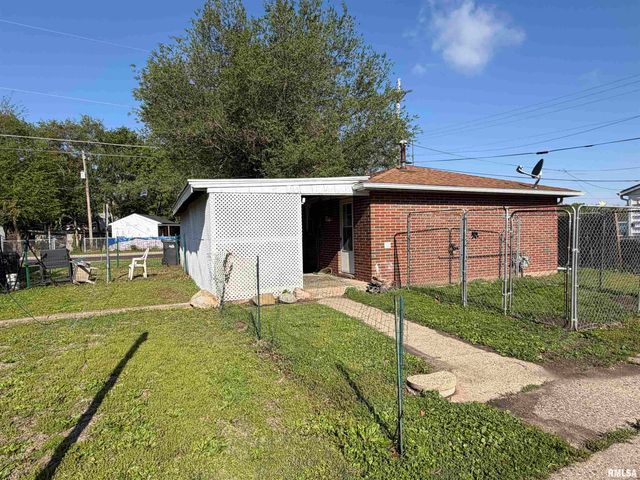 1402 SOMMERSET Street, Pekin, IL 61554