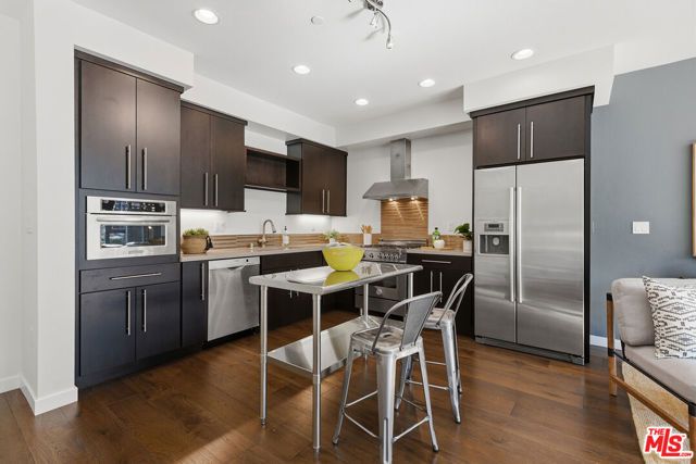 13045 Pacific 120, Los Angeles, CA 90094