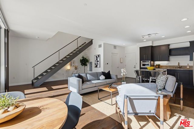 13045 Pacific 120, Los Angeles, CA 90094