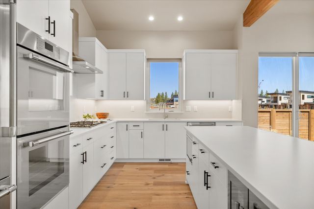 3154 NW Strickland Way, Bend, OR 97703