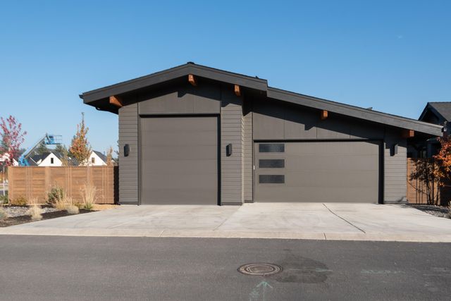3154 NW Strickland Way, Bend, OR 97703
