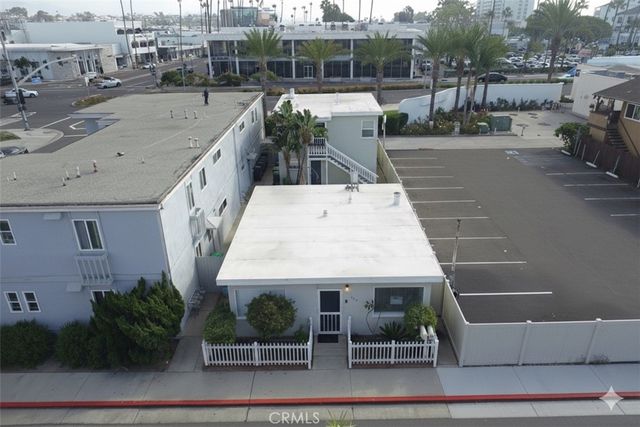 522 Clubhouse Avenue, Newport Beach, CA 92663