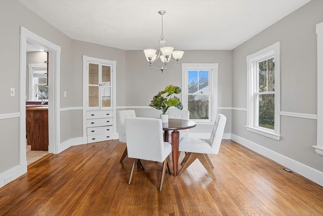 2 Maple Ave, Natick, MA 01760