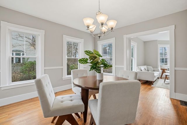 2 Maple Ave, Natick, MA 01760