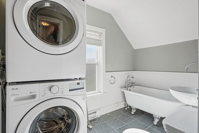 2 Maple Ave, Natick, MA 01760