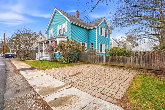 2 Maple Ave, Natick, MA 01760