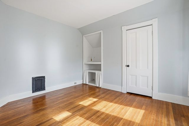 2 Maple Ave, Natick, MA 01760