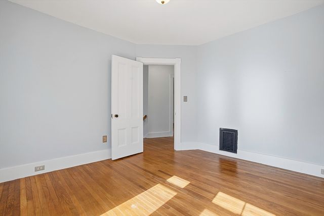 2 Maple Ave, Natick, MA 01760