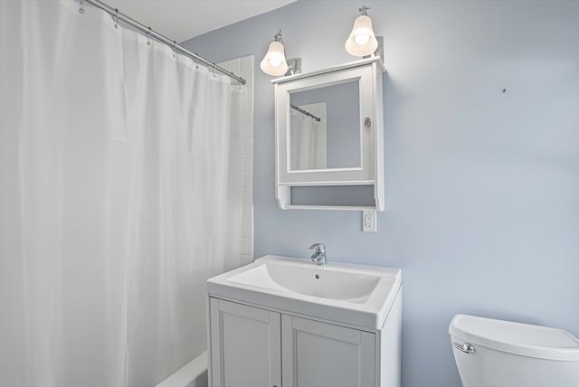 2 Maple Ave, Natick, MA 01760