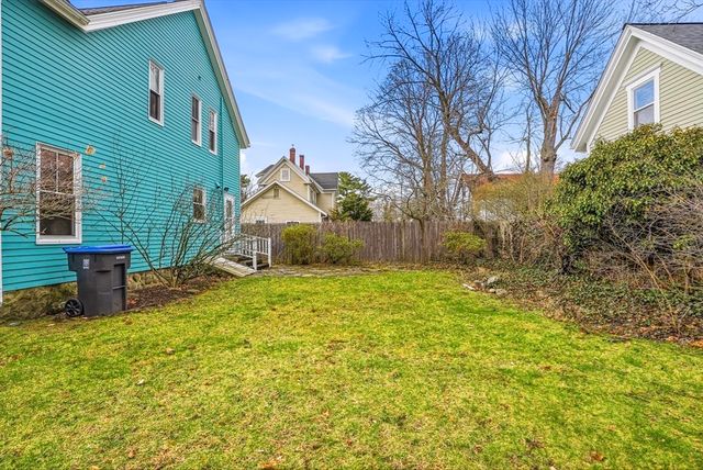 2 Maple Ave, Natick, MA 01760