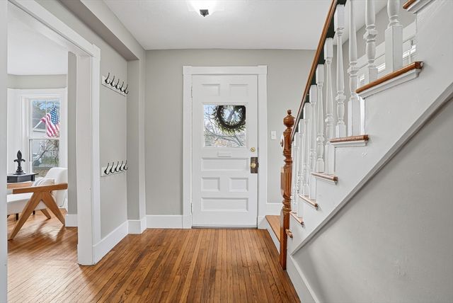 2 Maple Ave, Natick, MA 01760