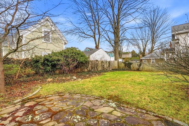 2 Maple Ave, Natick, MA 01760