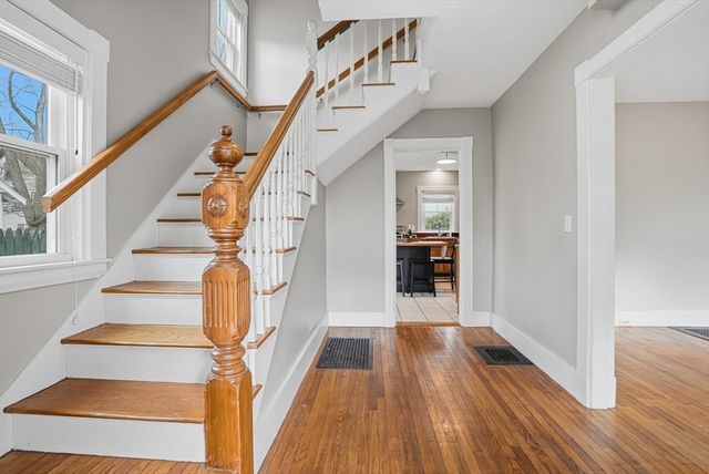 2 Maple Ave, Natick, MA 01760