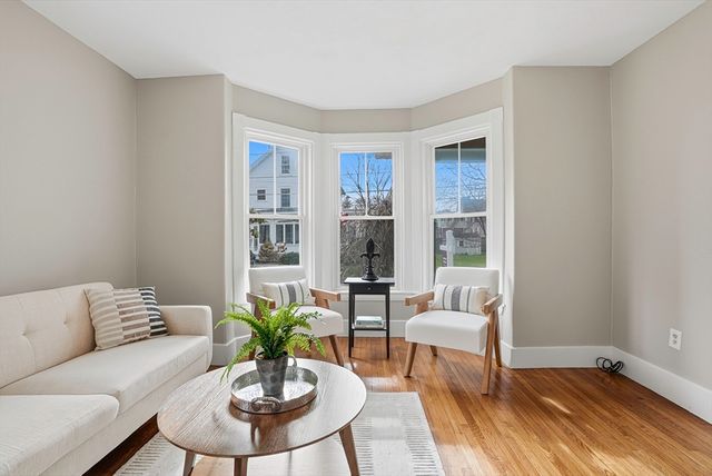 2 Maple Ave, Natick, MA 01760