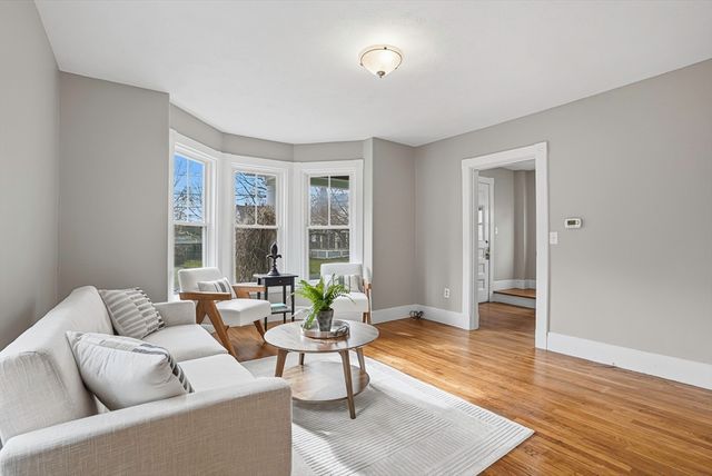 2 Maple Ave, Natick, MA 01760