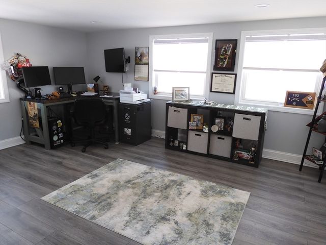 19 S. Hunt Rd, Amesbury, MA 01913