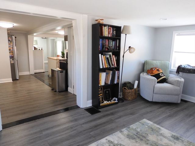 19 S. Hunt Rd, Amesbury, MA 01913