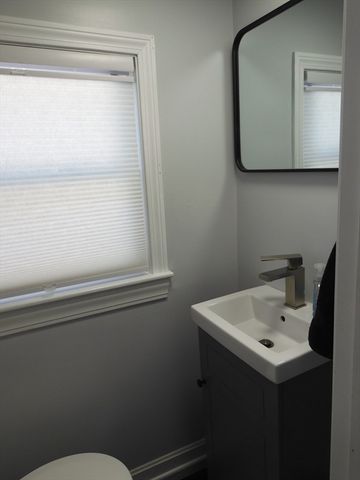 19 S. Hunt Rd, Amesbury, MA 01913