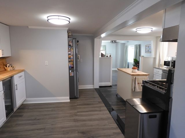 19 S. Hunt Rd, Amesbury, MA 01913