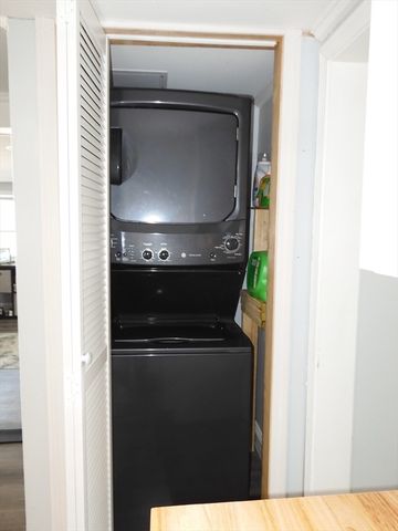 19 S. Hunt Rd, Amesbury, MA 01913