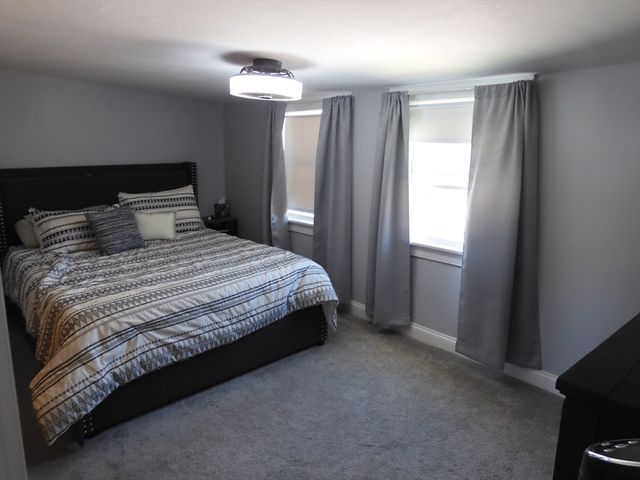 19 S. Hunt Rd, Amesbury, MA 01913