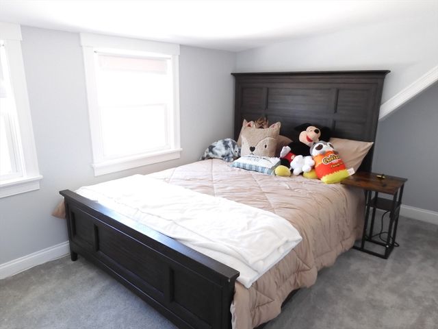 19 S. Hunt Rd, Amesbury, MA 01913