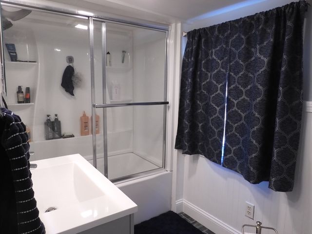 19 S. Hunt Rd, Amesbury, MA 01913