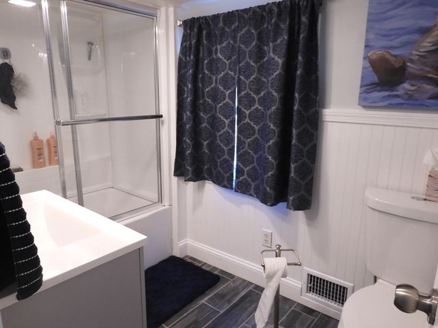 19 S. Hunt Rd, Amesbury, MA 01913