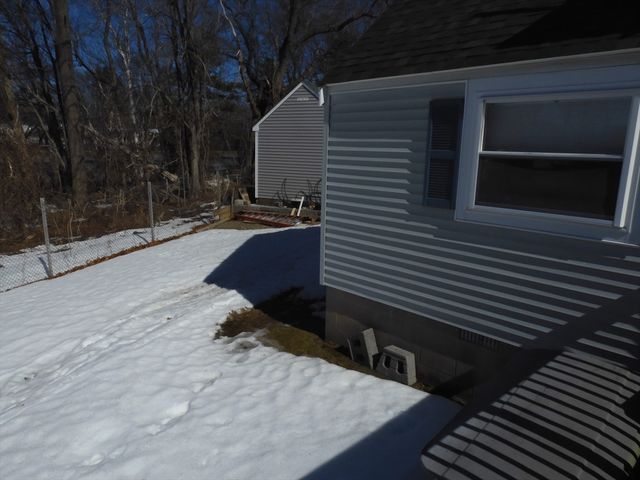 19 S. Hunt Rd, Amesbury, MA 01913