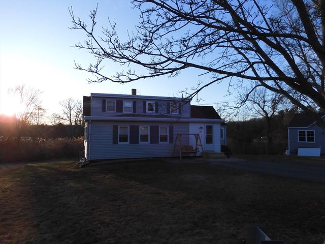 19 S. Hunt Rd, Amesbury, MA 01913
