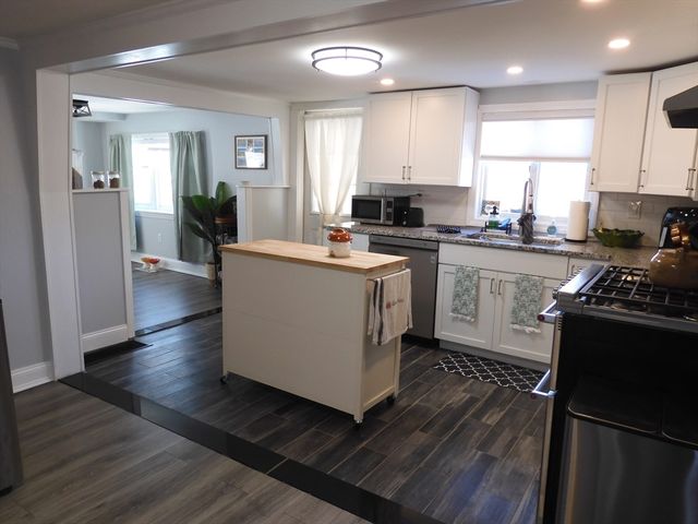 19 S. Hunt Rd, Amesbury, MA 01913