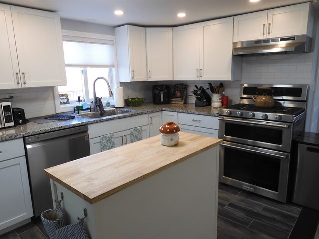 19 S. Hunt Rd, Amesbury, MA 01913