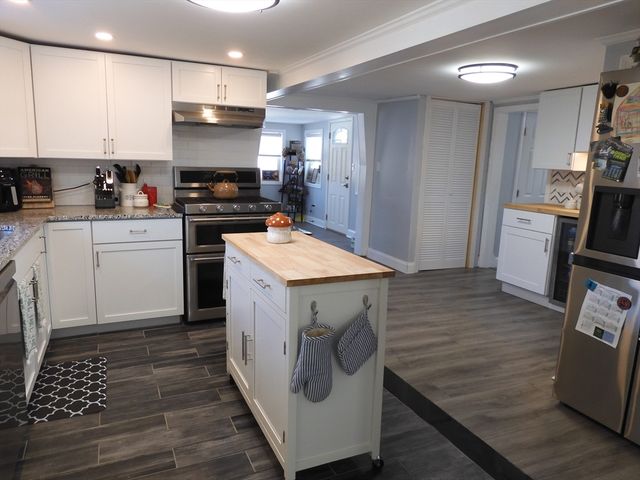 19 S. Hunt Rd, Amesbury, MA 01913