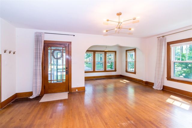 323 N Lewis Street, Saline, MI 48176