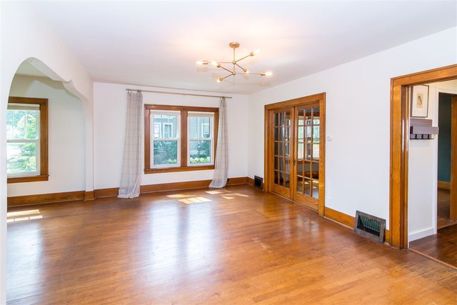 323 N Lewis Street, Saline, MI 48176