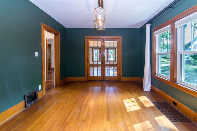 323 N Lewis Street, Saline, MI 48176