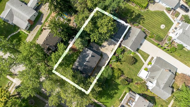 323 N Lewis Street, Saline, MI 48176