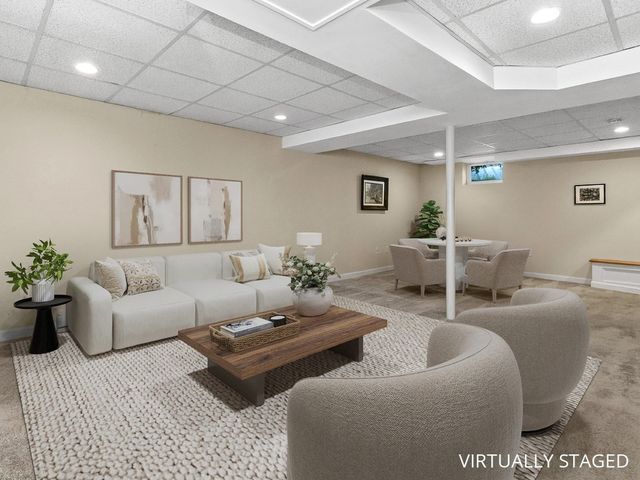 28 Carver Road, Wellesley, MA 02481