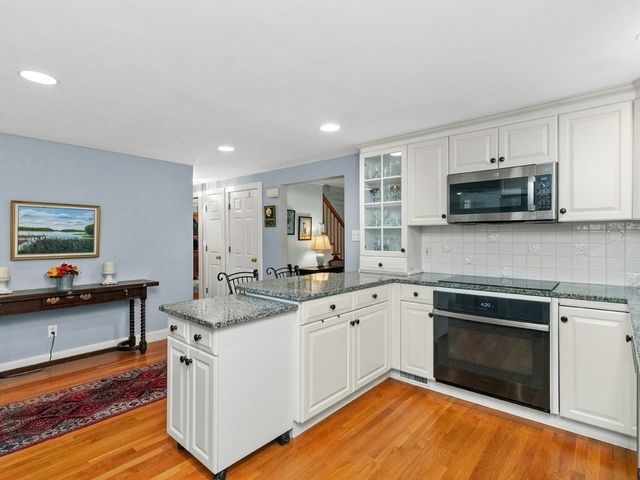 28 Carver Road, Wellesley, MA 02481