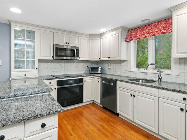 28 Carver Road, Wellesley, MA 02481