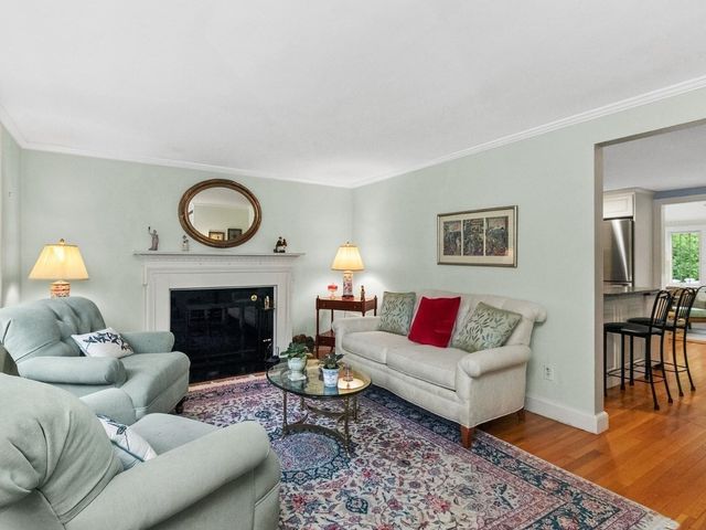 28 Carver Road, Wellesley, MA 02481