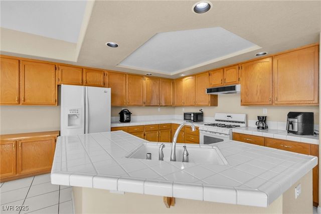 7425 Enchanted Hills Court, Las Vegas, NV 89129