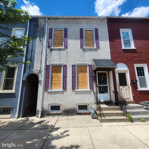 727 WALNUT ST, Columbia, PA 17512