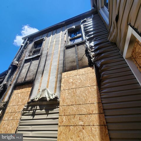 727 WALNUT ST, Columbia, PA 17512