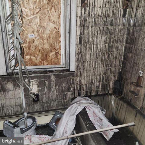 727 WALNUT ST, Columbia, PA 17512