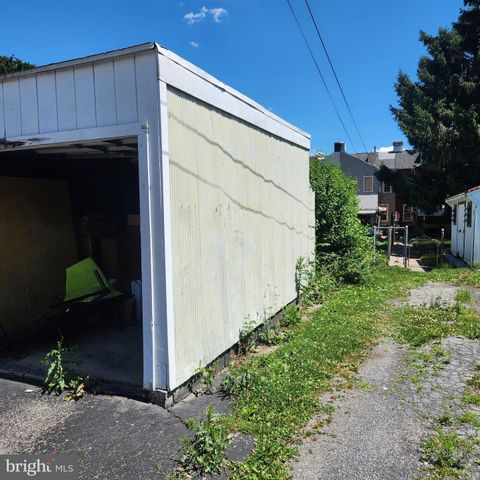 727 WALNUT ST, Columbia, PA 17512