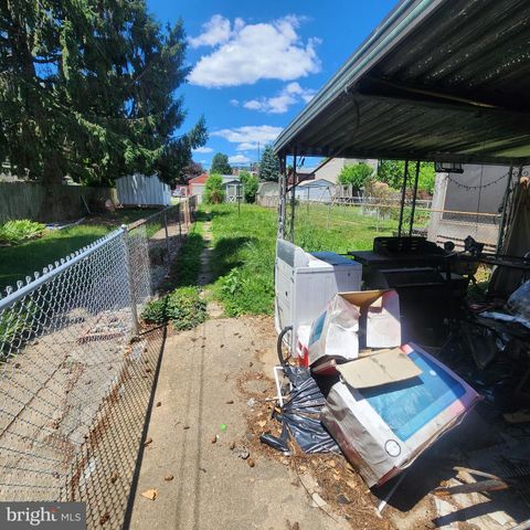 727 WALNUT ST, Columbia, PA 17512