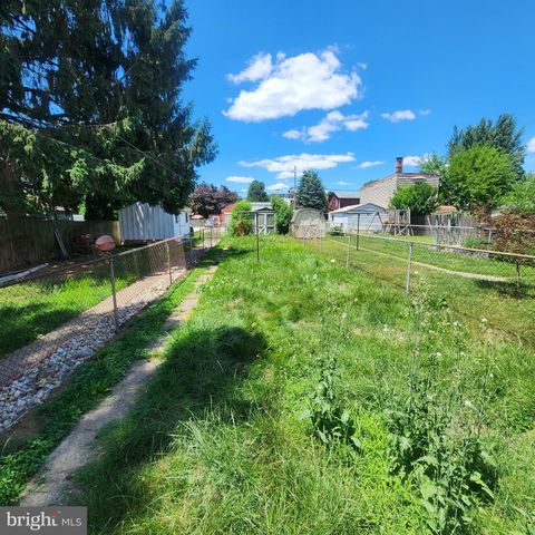 727 WALNUT ST, Columbia, PA 17512