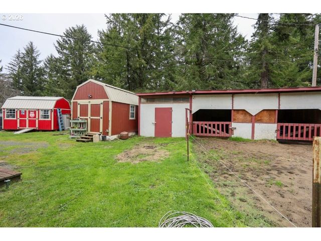 93621 DRIFTWOOD INN Ln, North Bend, OR 97459